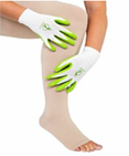 Compressiekousen aantrekken met ruwe handschoenen