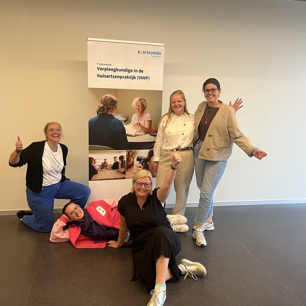 Enkele collega's die de opleiding volgden tot VIHP