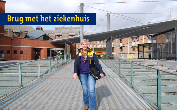 Brug met het ziekenhuis