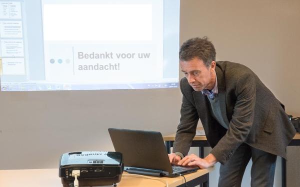 Diëtist Wit-Gele Kruis Oost-Vlaanderen geeft presentatie