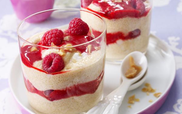 Yoghurtroom met gemixt fruit