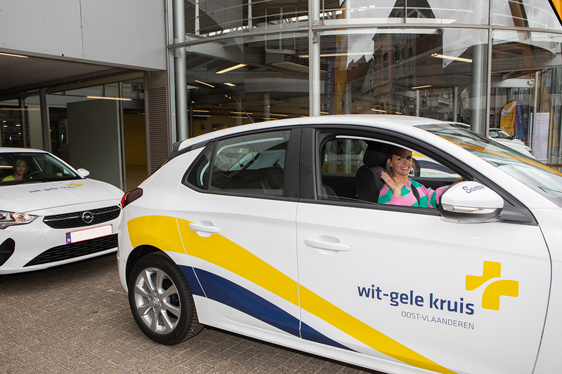 Beau met nieuwe wagen
