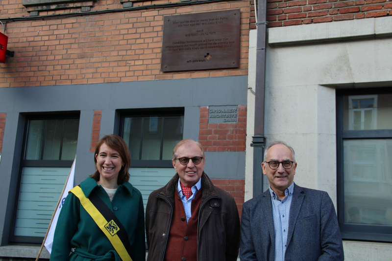 Onthulling gedenkplaat