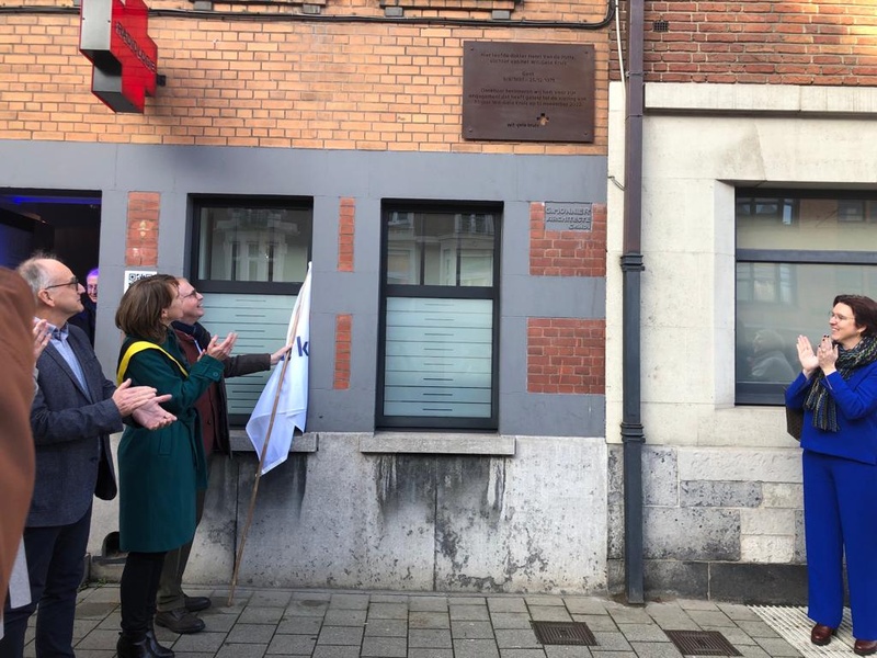 Onthulling gedenkplaat