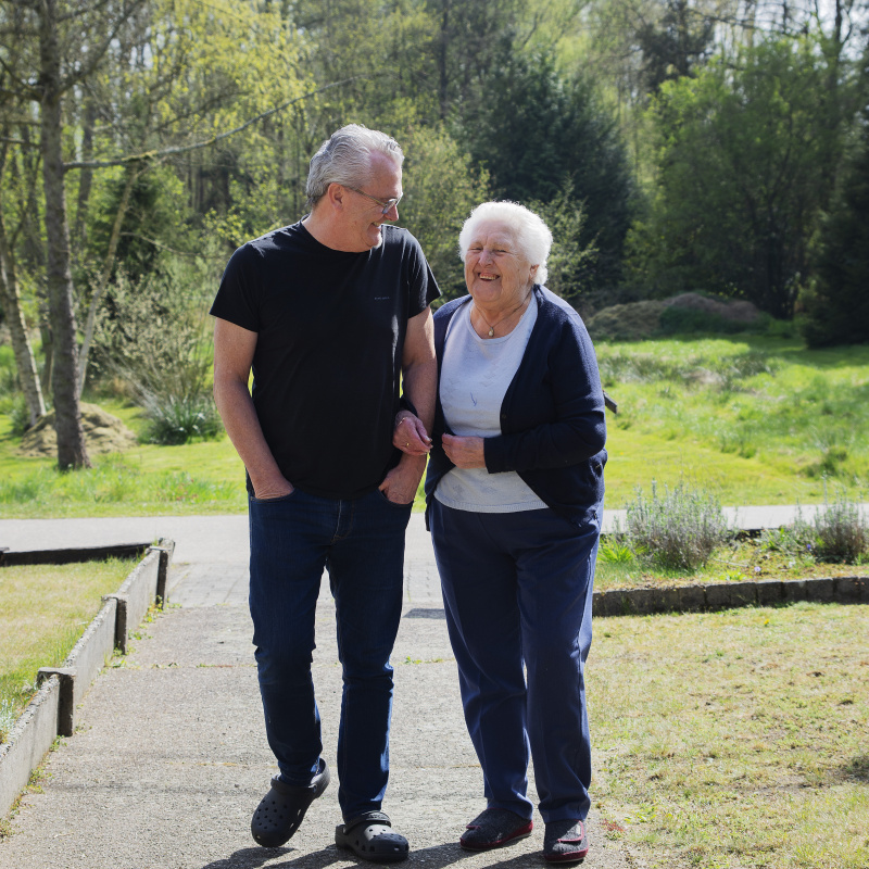 Mantelzorger Stefan met zijn moeder Maria