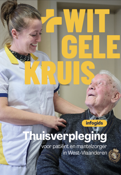 De voorzijde van de infobrochure voor patiënten. Thuisverpleegkundige en een patiënt kijken elkaar aan.