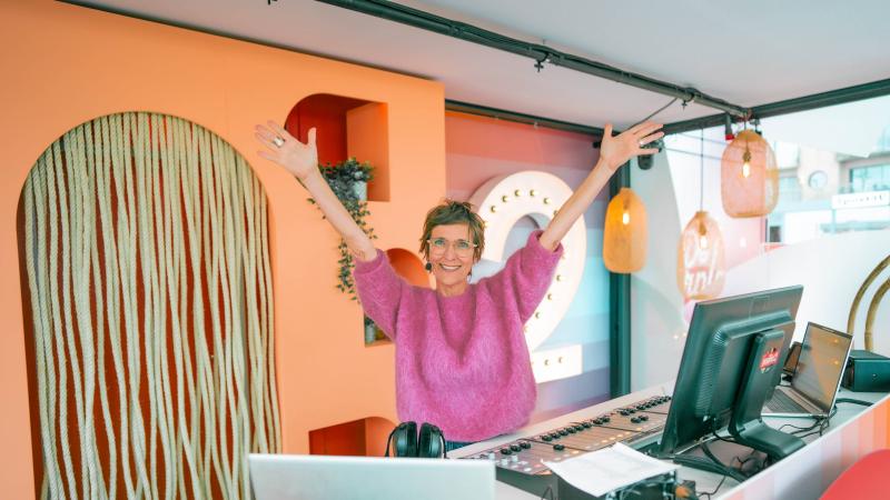 Foto Anja Daems die radio maakt