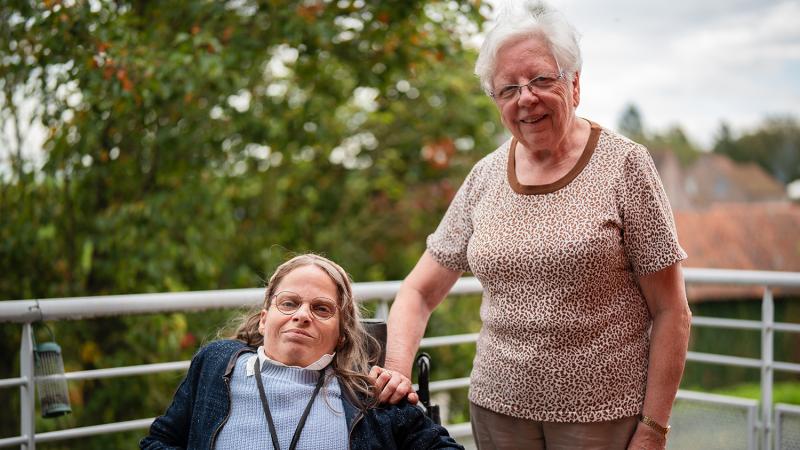 Mantelzorger Diane met dochter Helga