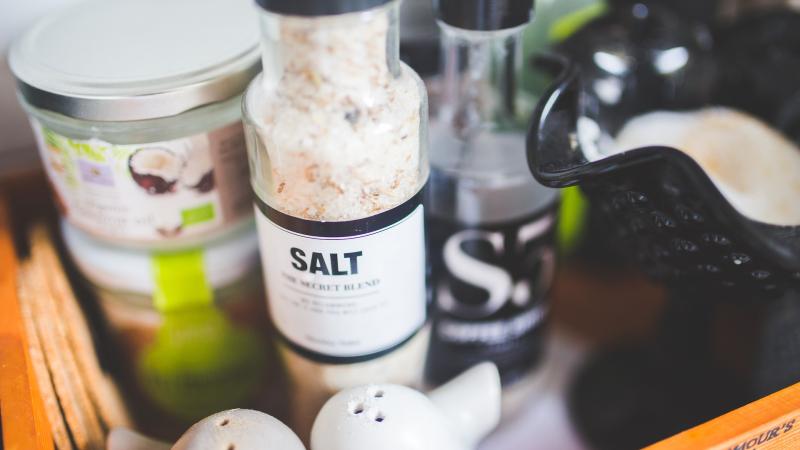Zo kan je je zoutgebruik verminderen